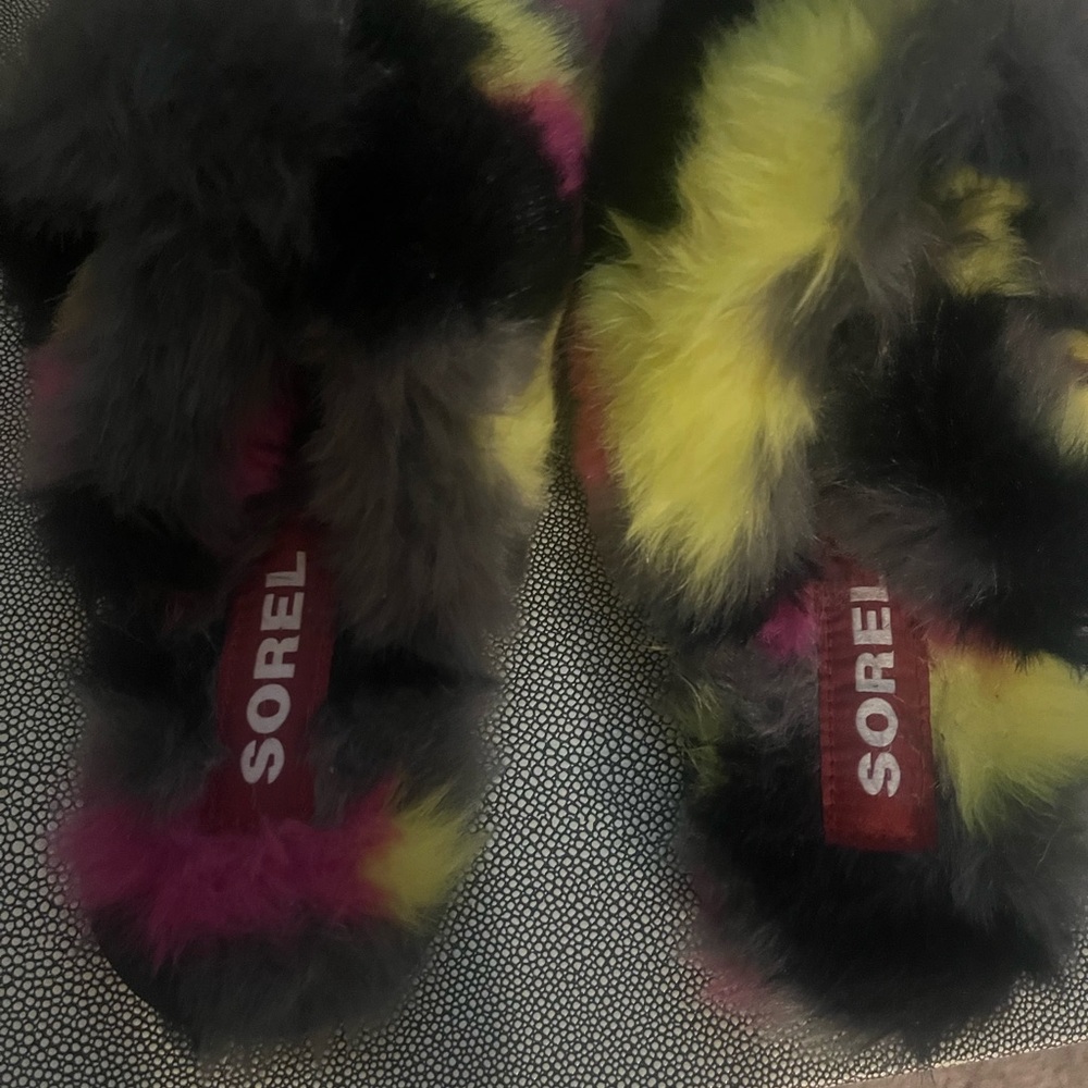 Sorel Go Mail Run Fluffy Slipper - Picture 5 of 6